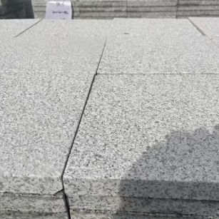 白银 白麻花岗岩石材推荐 荔枝面地铺石