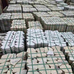 白银 黄金麻白麻花岗岩荔枝面地铺石(冰裂纹)