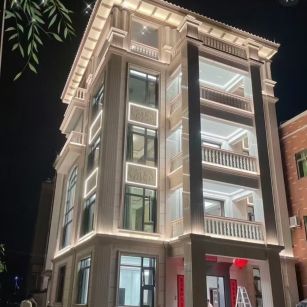 白银 芝麻白花岗岩别墅外墙夜间效果