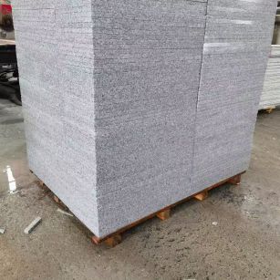 白银 芝麻白火烧面1.8厚300*600地铺石，尺寸标准，厚薄均匀