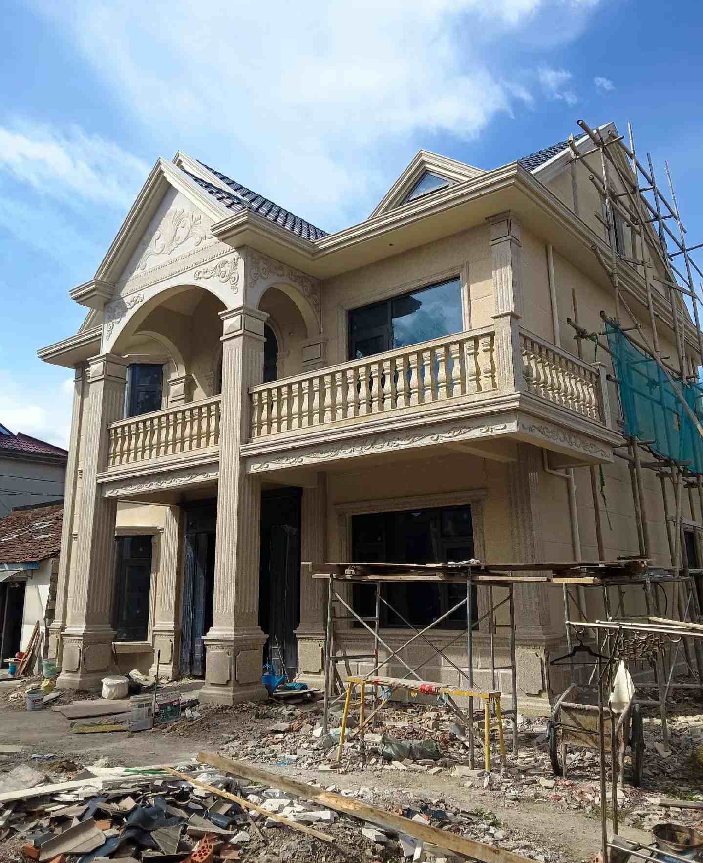 白银 黄金麻花岗岩石材私人别墅雕花门楼柱阳台栏杆