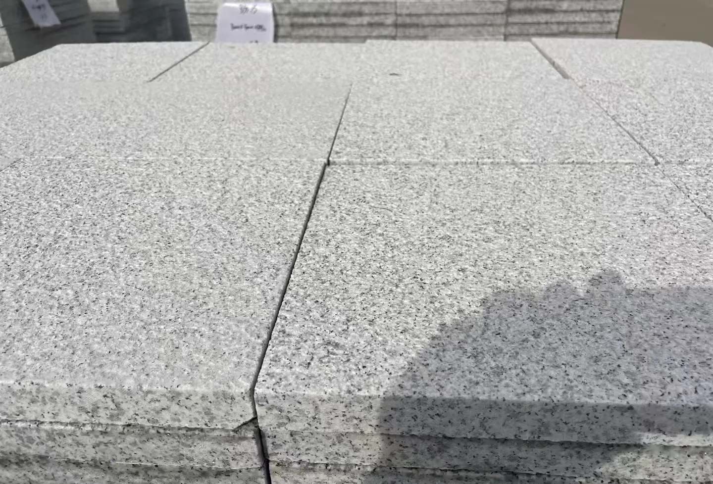 白银 白麻花岗岩石材推荐 荔枝面地铺石