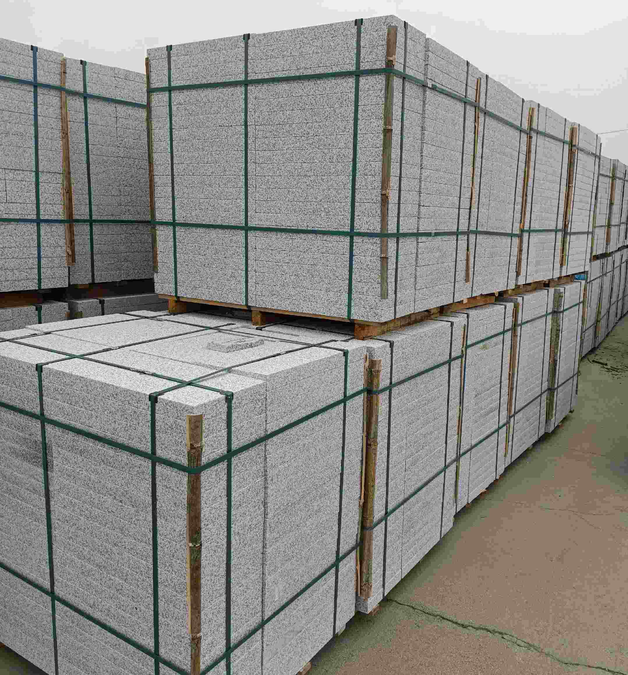 白银 白麻花岗岩石材荔枝面地铺石（300*600*50）