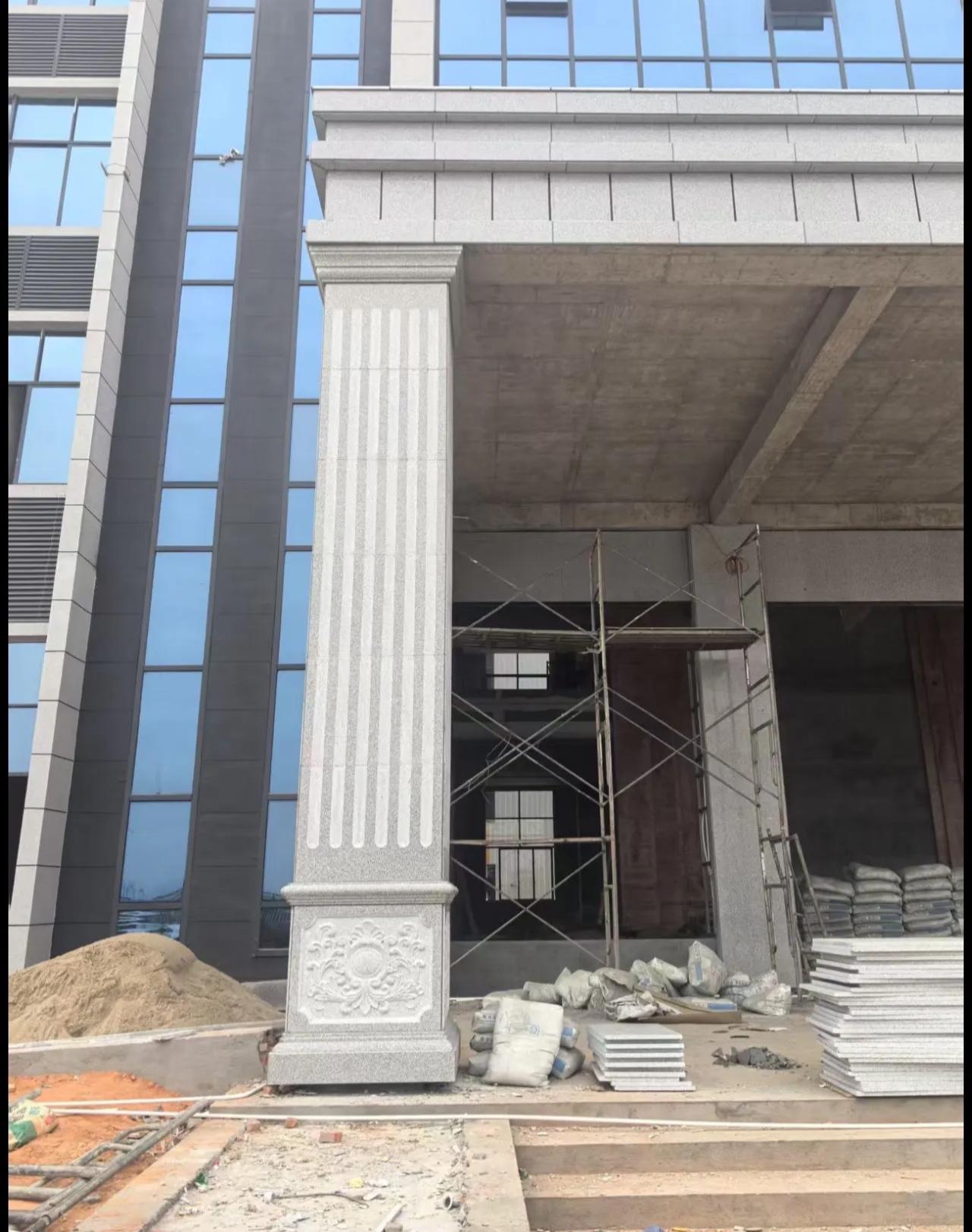 白银 芝麻白光面花岗岩门楼大柱（罗马柱）配雕花底座