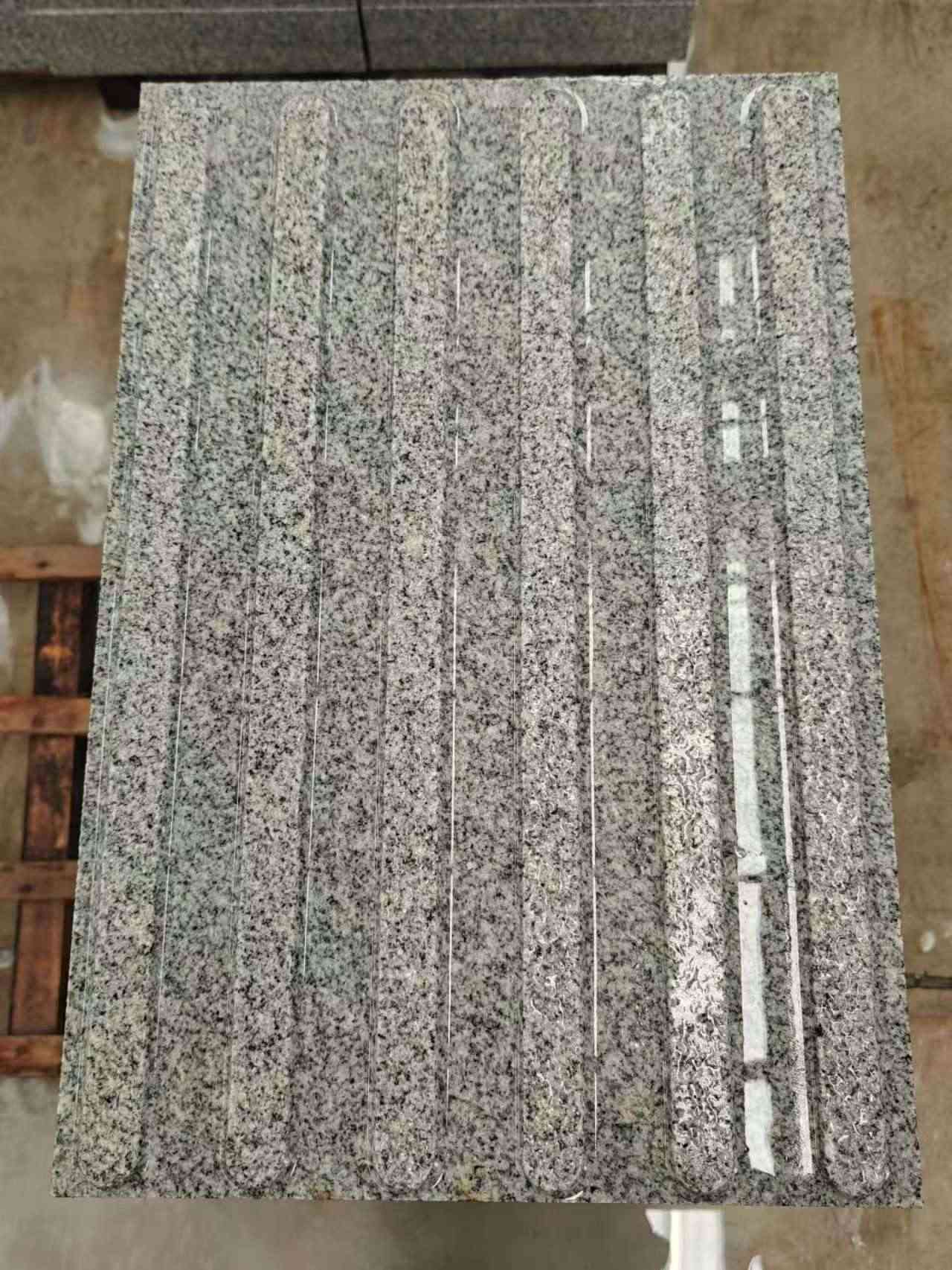 白银 芝麻白花岗岩荔枝面雕刻盲道，盲条