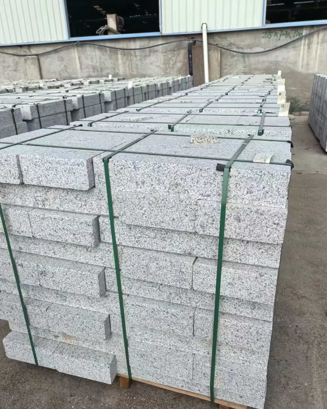 白银 白麻花岗岩路沿石，弧形路沿石，道牙石，马路牙子，界石，路缘石，平沿石，直岩石，平缘石等