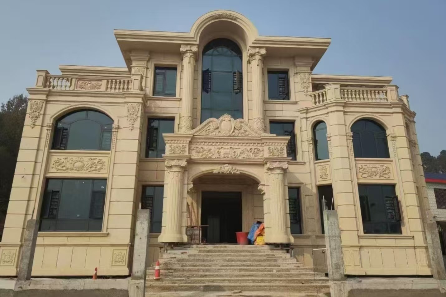 白银 黄金麻花岗岩别墅外墙干挂