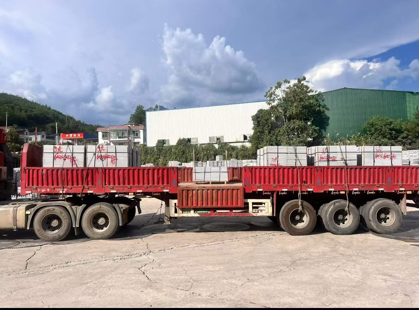 白银 芝麻灰花岗岩地铺石出货日常