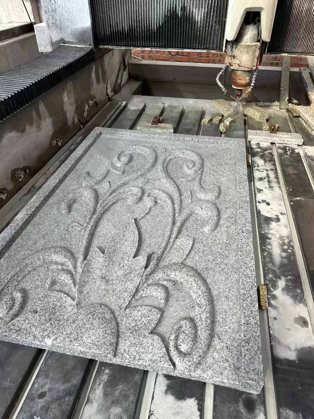 白银 白麻别墅干挂雕花板