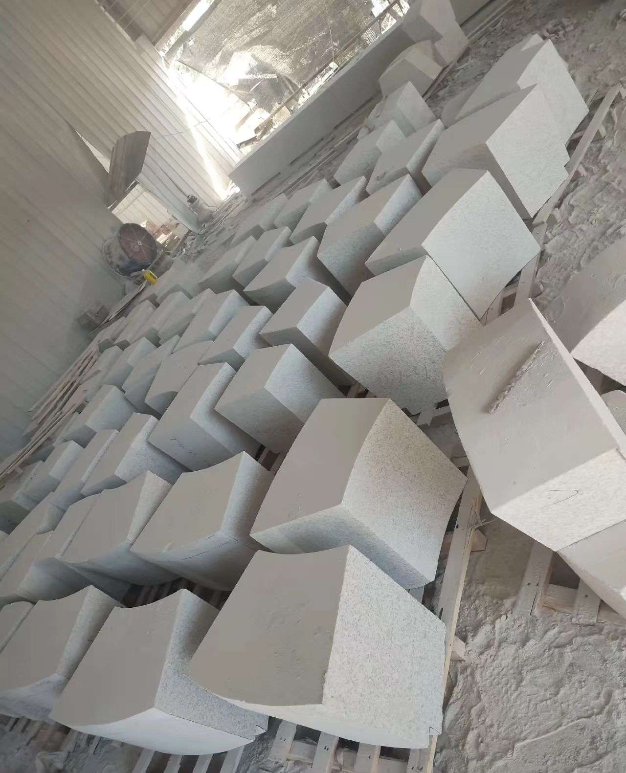 白银 白麻花岗岩异形坐凳