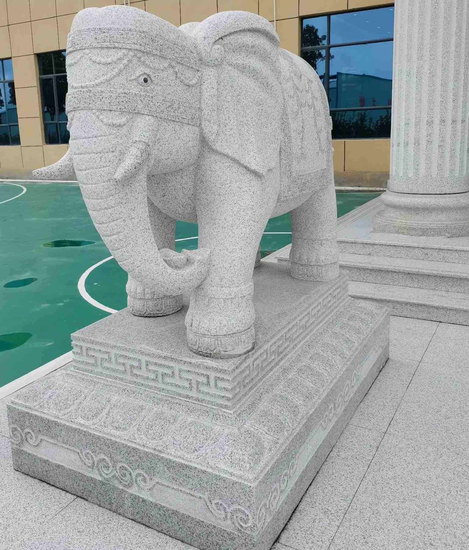 白银 白麻花岗岩动物异形石雕-大象