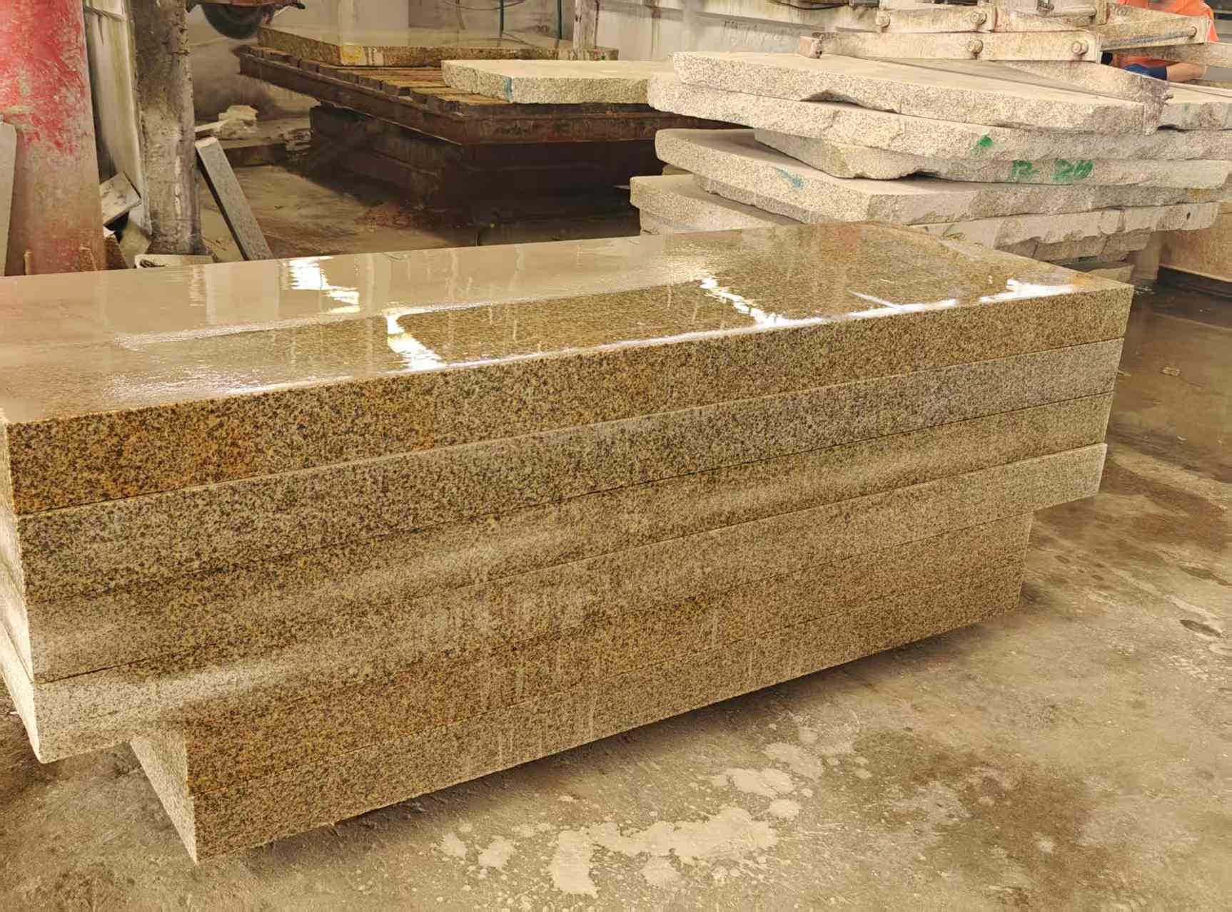 白银 黄金麻栏杆料半成品加工中